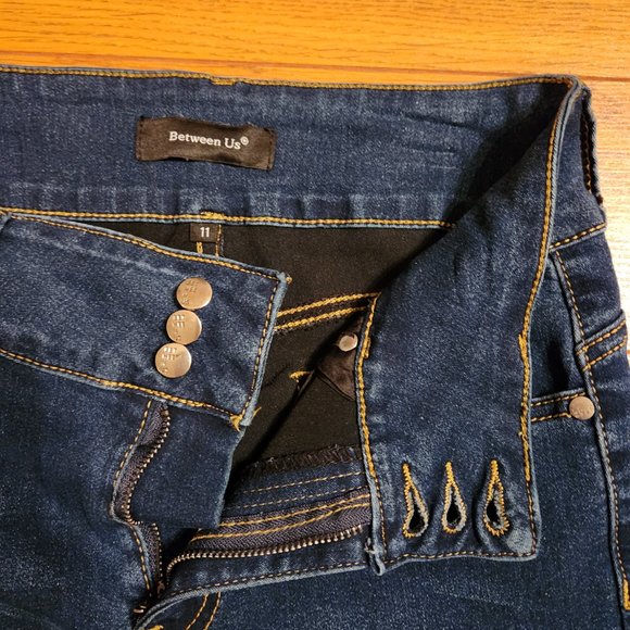 Between Us Jeans - Picture 3 of 12
